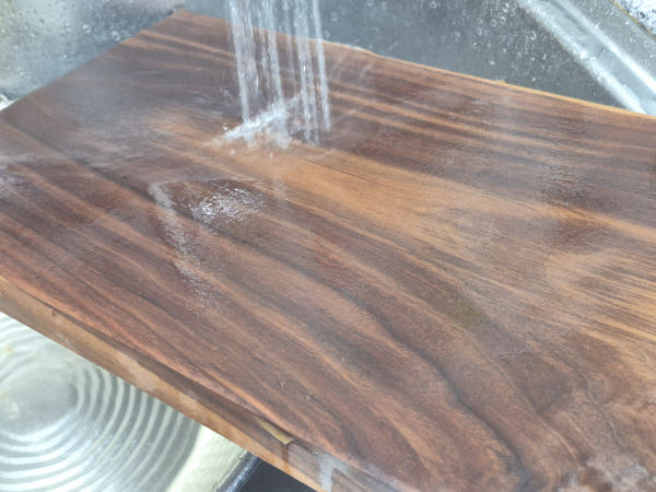 신현공예 월넛 호두 통원목 우드 주방 위생 수제 양면 플레이팅 사각 중 황동발 나무도마